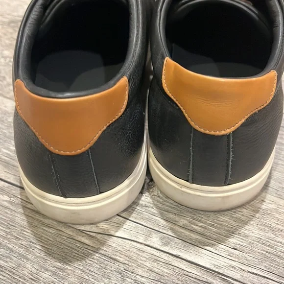 Allen Edmonds Oliver Courtside Men’s Black Leather Lace-Up Sneakers - Picture 7 of 11